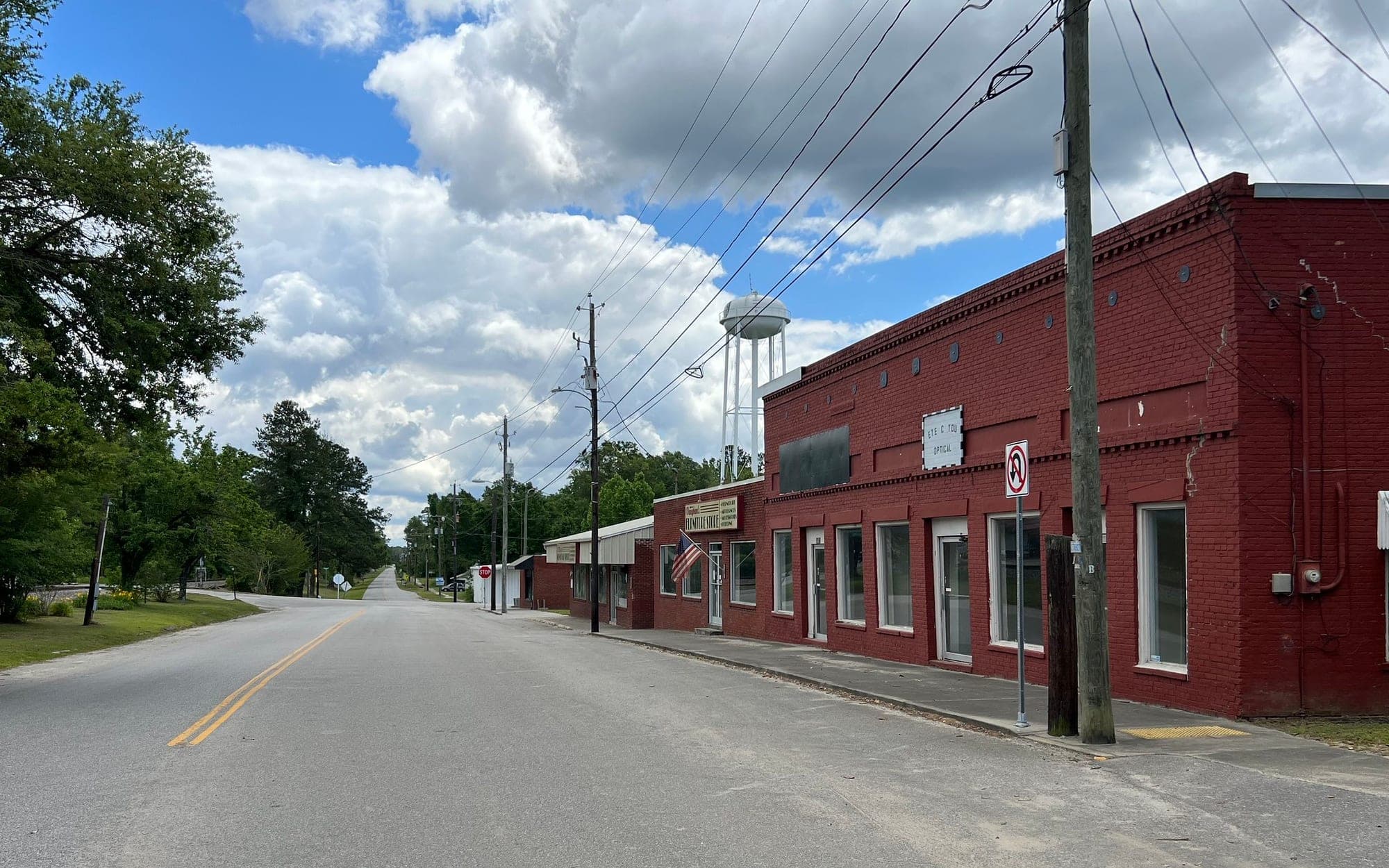Brick storefronts line a street in Ridgeville, in Dorchester County, in May 2023. Carolina Heavy Steel's new plant will be at 1002 Research Center Drive in Ridgeville.